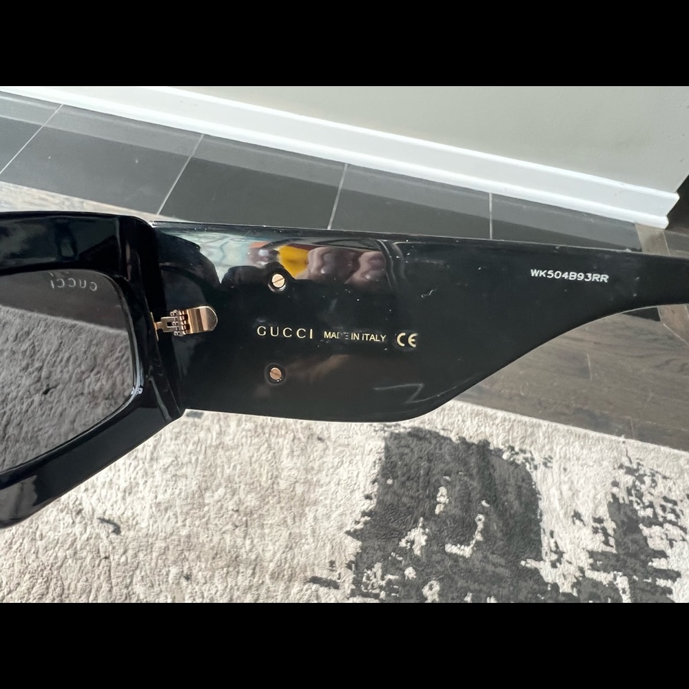 Gucci Oversized Rectangular Acetate Sunglasses - image 7